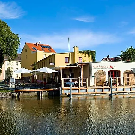 Kulturgasthof Alte Reederei Hotel 4*