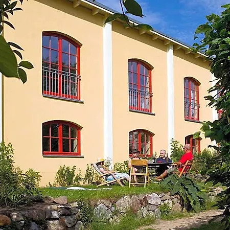 Hotel Kulturgasthof Alte Reederei 4*